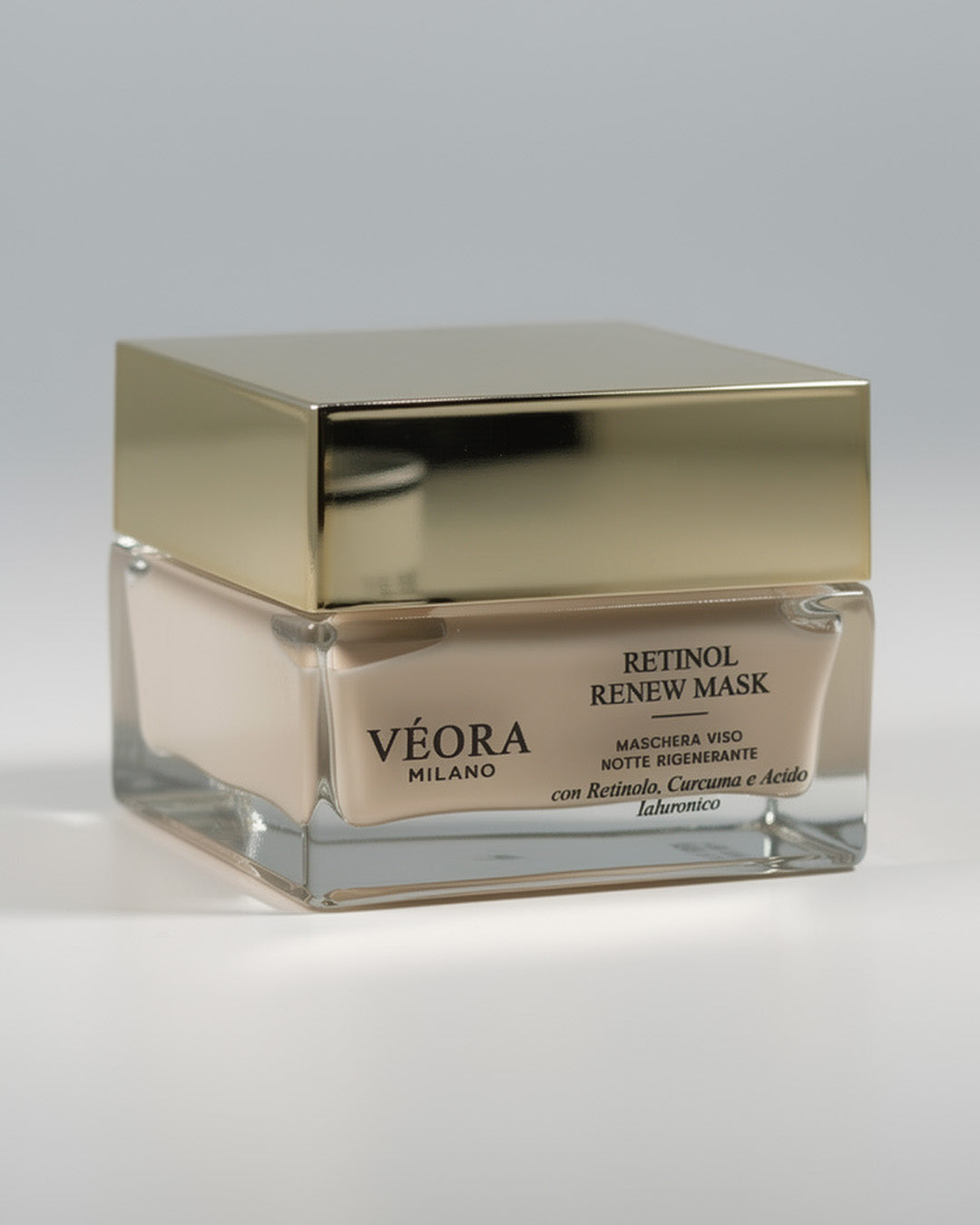 Confezione della maschera Véora Milano Retinol Renew su sfondo grigio.