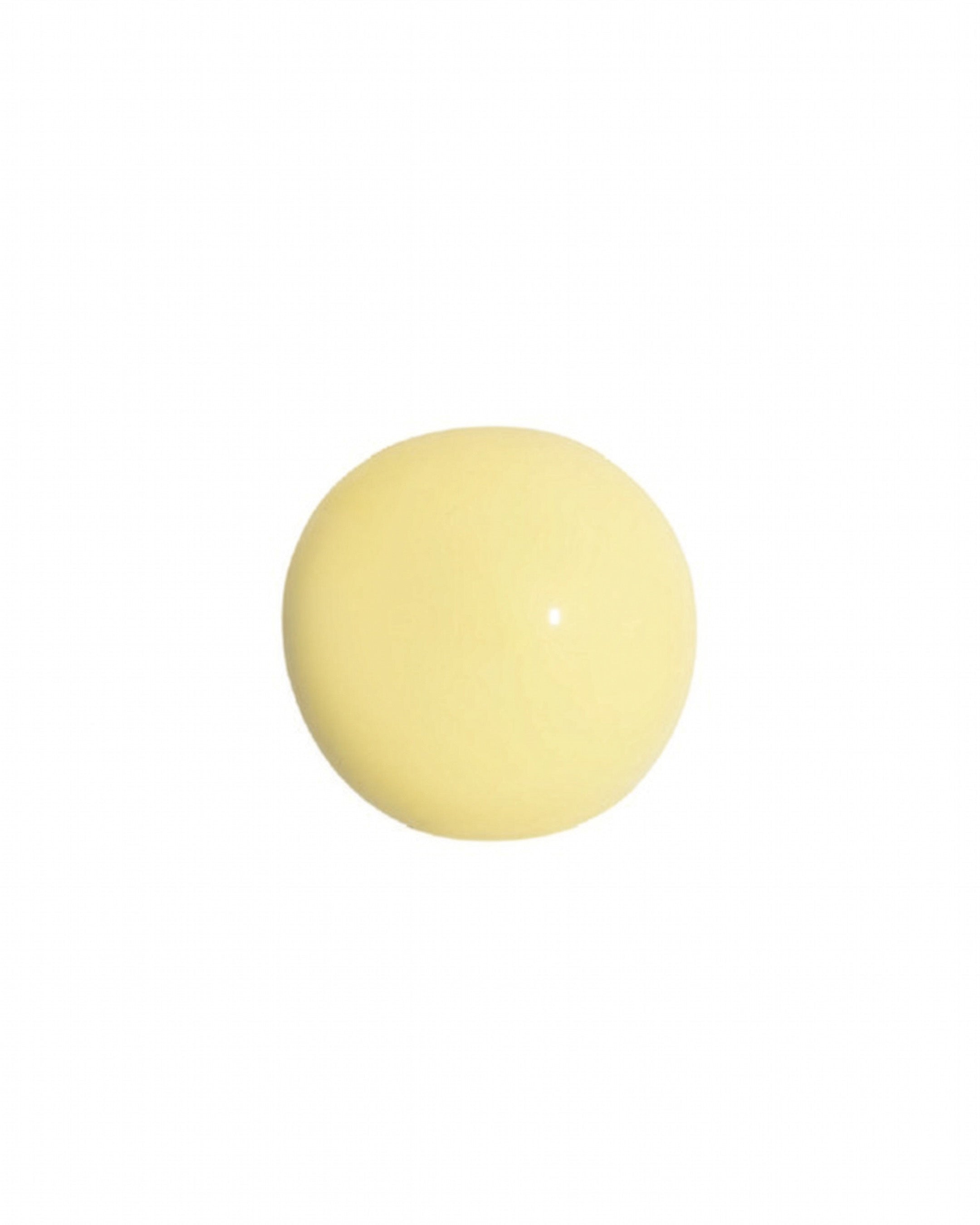 crema allo zafferano su sfondo bianco