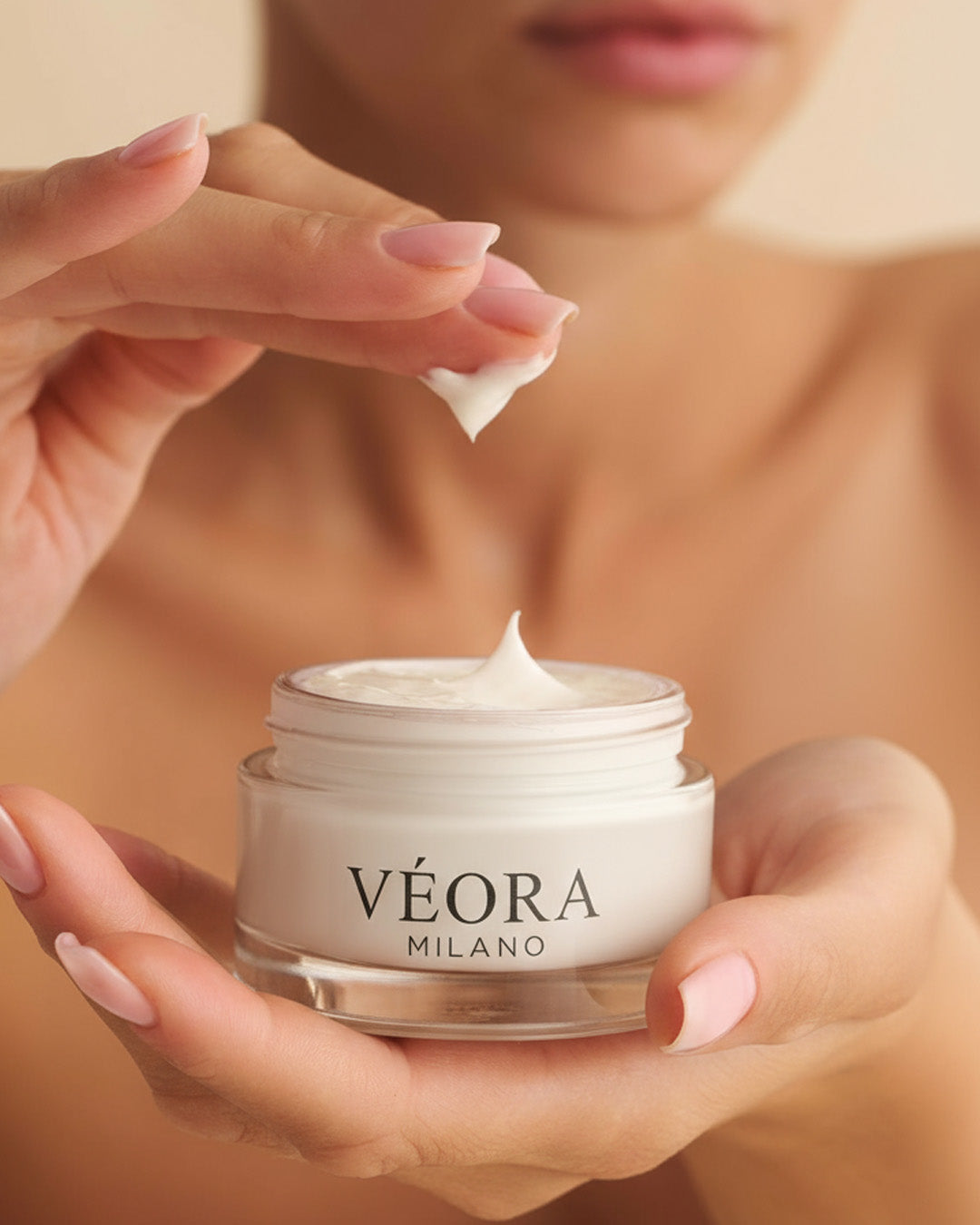 Veora_Milano Crema viso per la cura della pelle