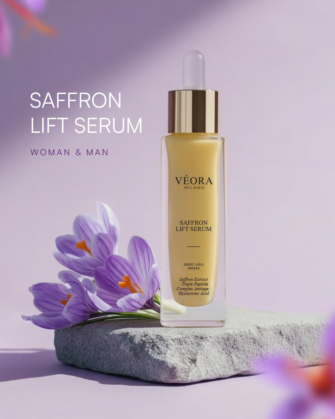 Flacone di siero Véora Saffron Lift con fiori di zafferano su sfondo viola.